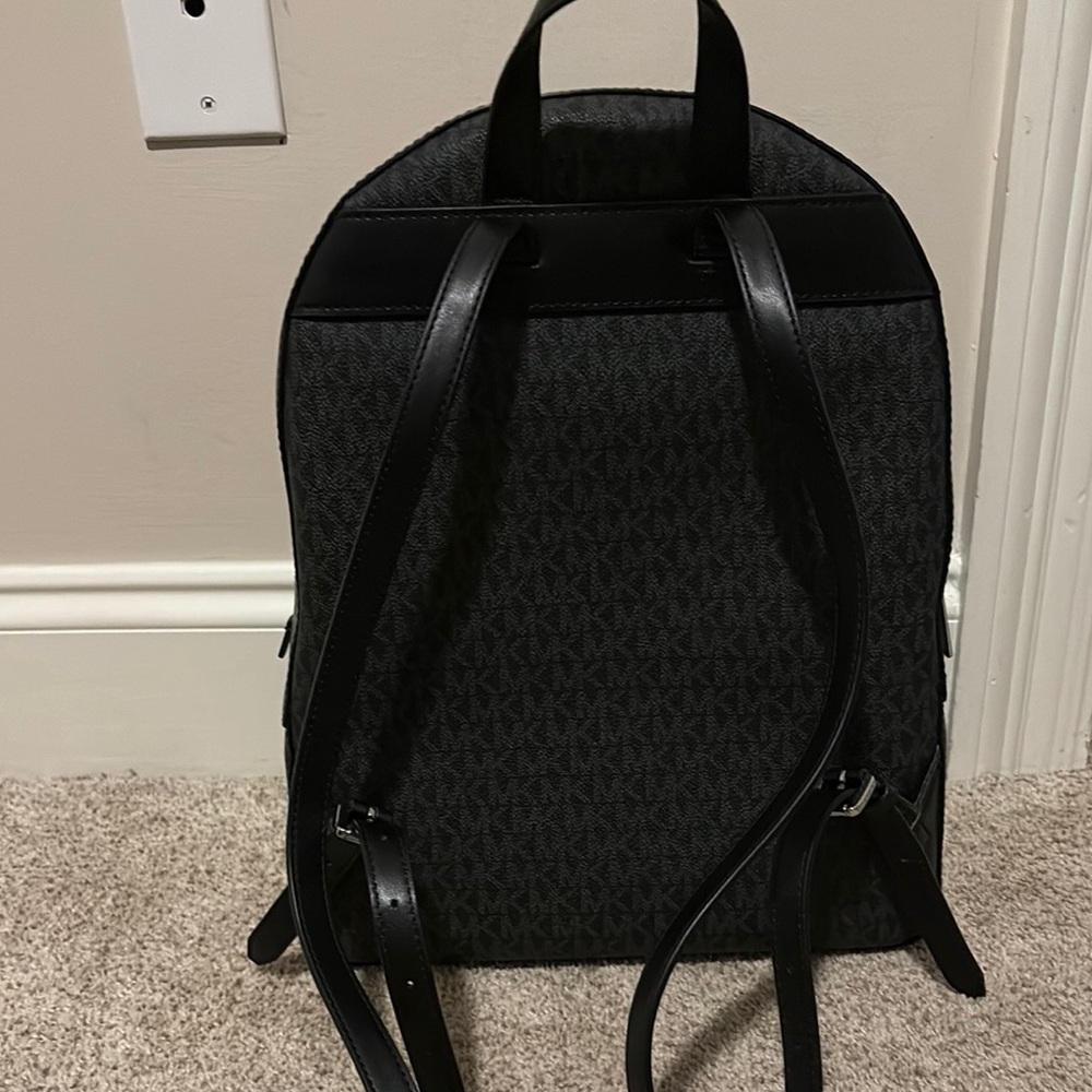 Michael Kors Black Quilted Backpack with matching wallet - Picture 8 of 15